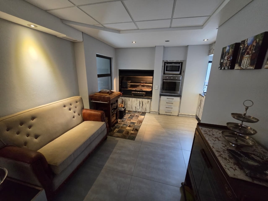 5 Bedroom Property for Sale in Three Rivers East Gauteng