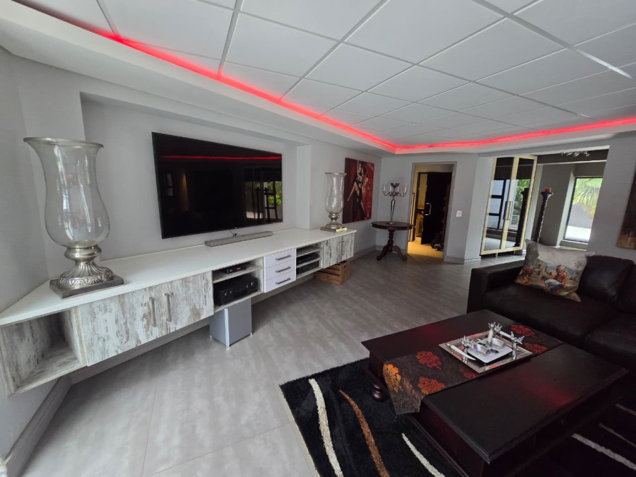 5 Bedroom Property for Sale in Three Rivers East Gauteng