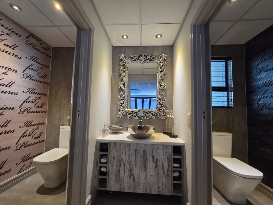 5 Bedroom Property for Sale in Three Rivers East Gauteng