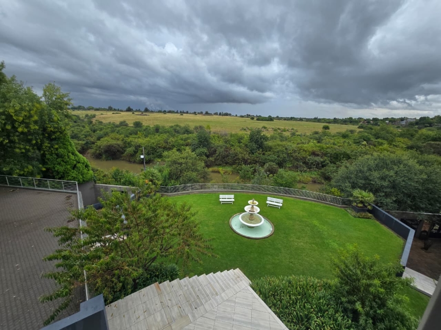 5 Bedroom Property for Sale in Three Rivers East Gauteng