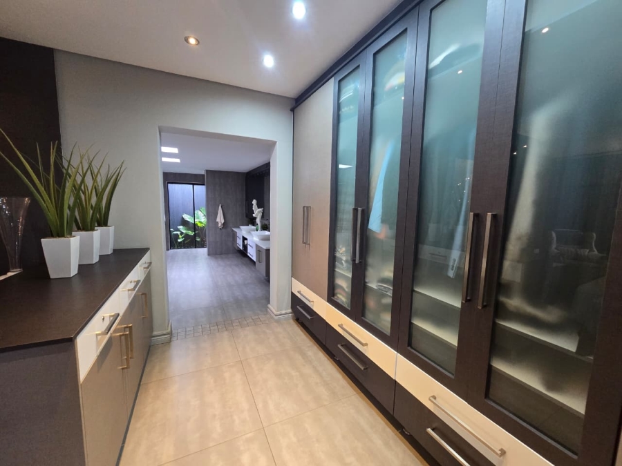 5 Bedroom Property for Sale in Three Rivers East Gauteng