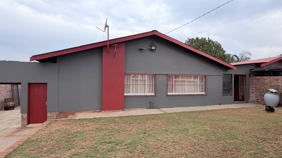 8 Bedroom Property for Sale in West Park Gauteng