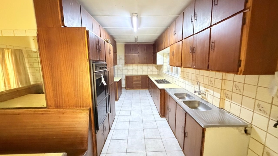 8 Bedroom Property for Sale in West Park Gauteng