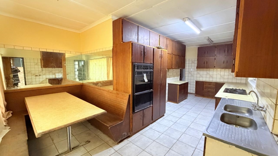 8 Bedroom Property for Sale in West Park Gauteng