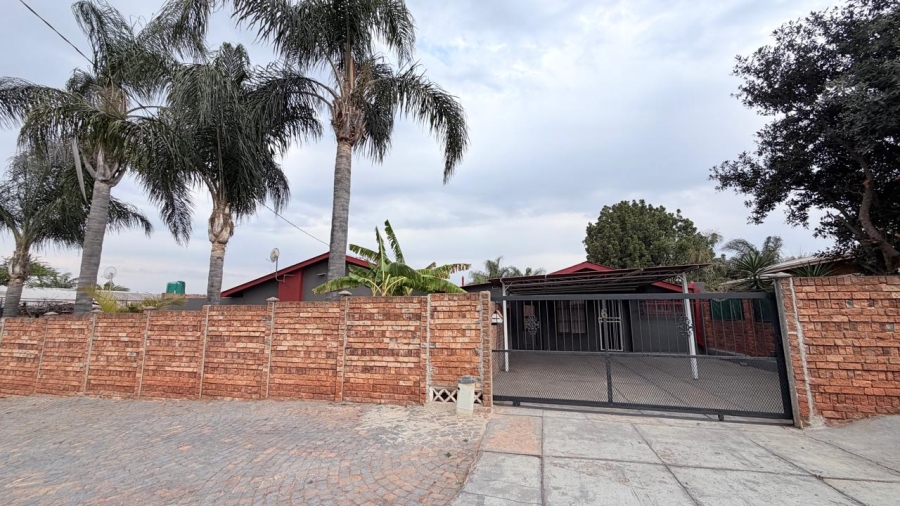 8 Bedroom Property for Sale in West Park Gauteng