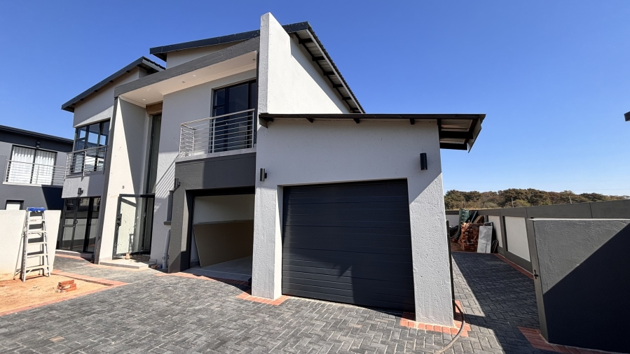 4 Bedroom Property for Sale in Zambezi Manor Lifestyle Estate Gauteng