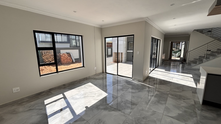 4 Bedroom Property for Sale in Zambezi Manor Lifestyle Estate Gauteng