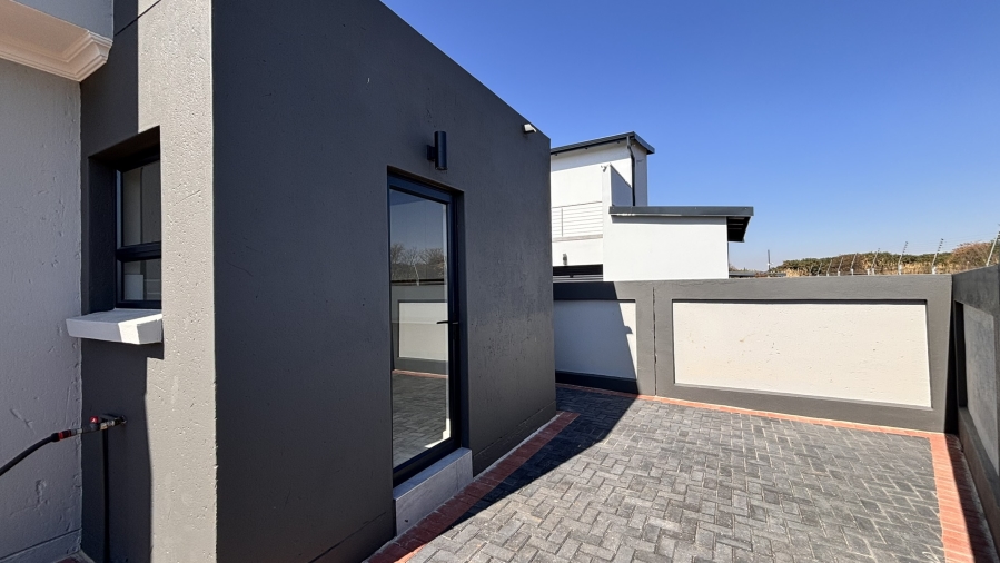 4 Bedroom Property for Sale in Zambezi Manor Lifestyle Estate Gauteng