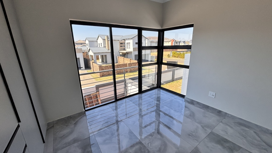 4 Bedroom Property for Sale in Zambezi Manor Lifestyle Estate Gauteng