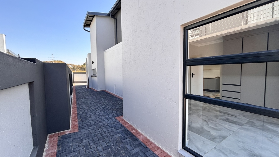 4 Bedroom Property for Sale in Zambezi Manor Lifestyle Estate Gauteng