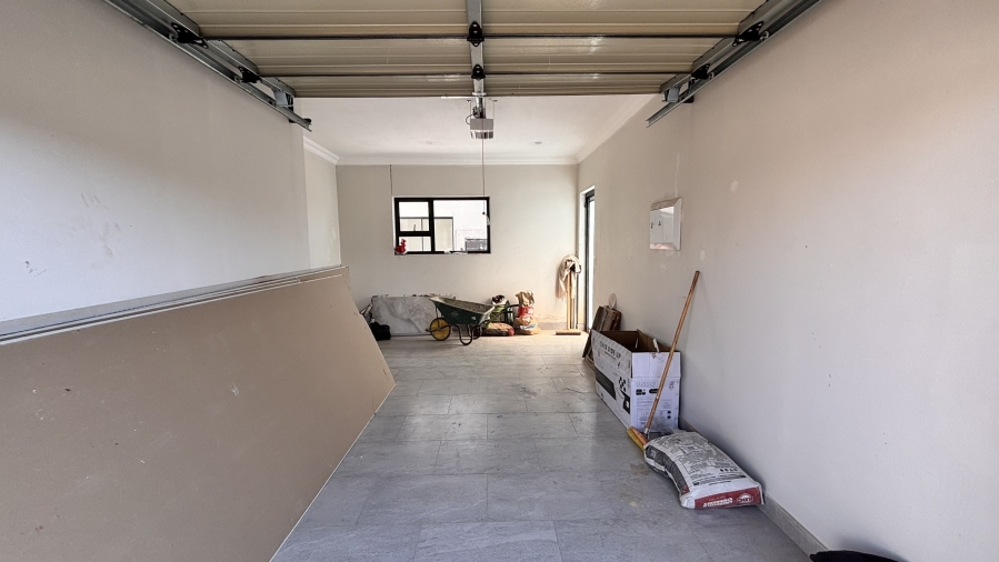4 Bedroom Property for Sale in Zambezi Manor Lifestyle Estate Gauteng