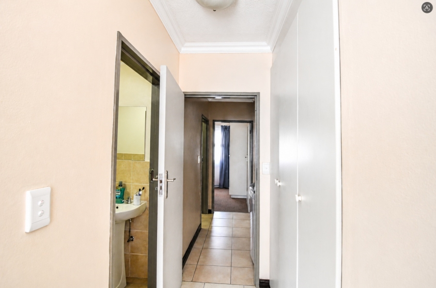 To Let 2 Bedroom Property for Rent in Halfway House Gauteng