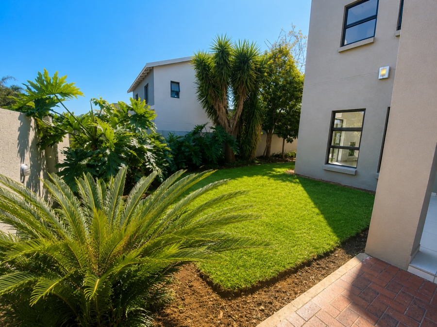 To Let 4 Bedroom Property for Rent in Greenstone Hill Gauteng