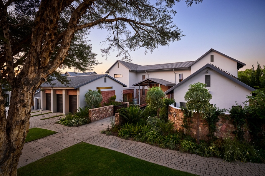 4 Bedroom Property for Sale in Waterfall Country Estate Gauteng
