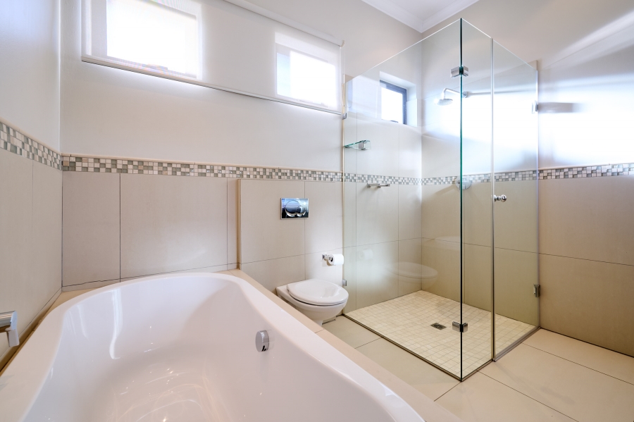 4 Bedroom Property for Sale in Waterfall Country Estate Gauteng