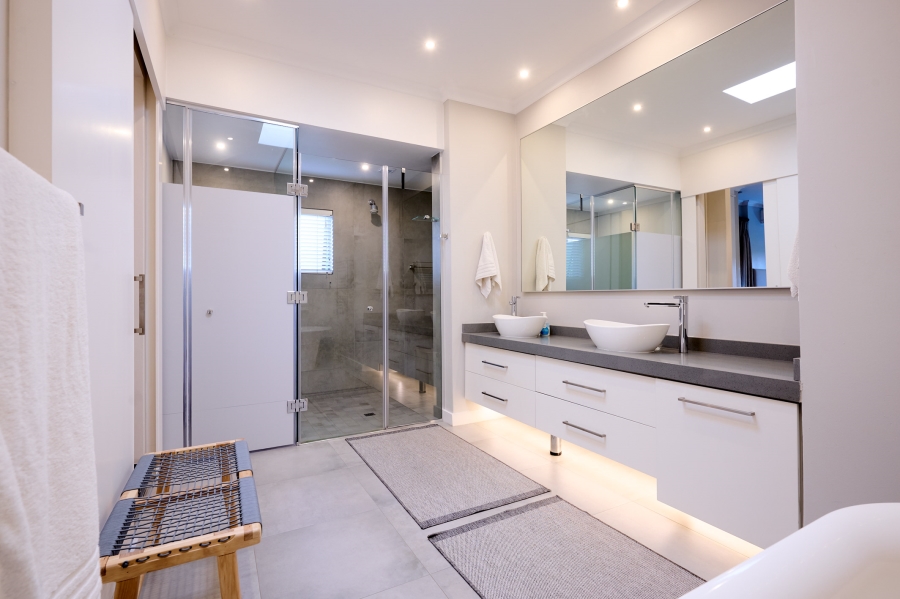 4 Bedroom Property for Sale in Waterfall Country Estate Gauteng