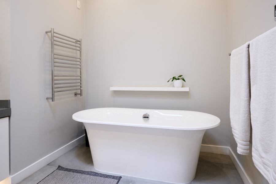 4 Bedroom Property for Sale in Waterfall Country Estate Gauteng