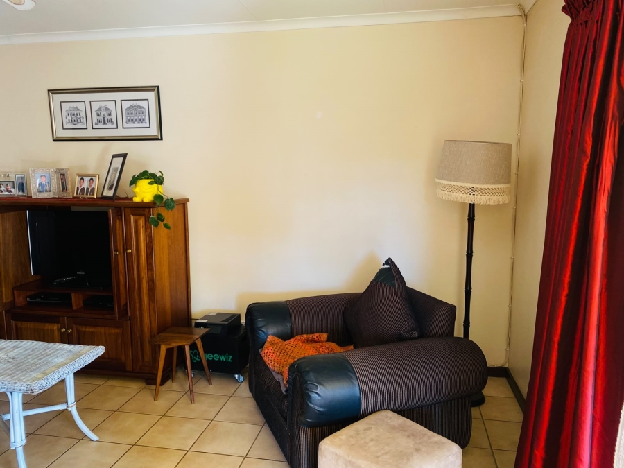 4 Bedroom Property for Sale in Garsfontein Gauteng