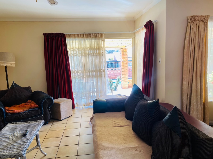 4 Bedroom Property for Sale in Garsfontein Gauteng