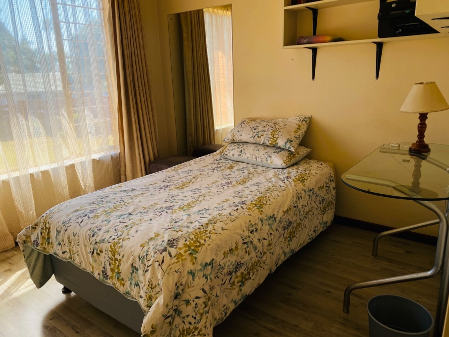 4 Bedroom Property for Sale in Garsfontein Gauteng