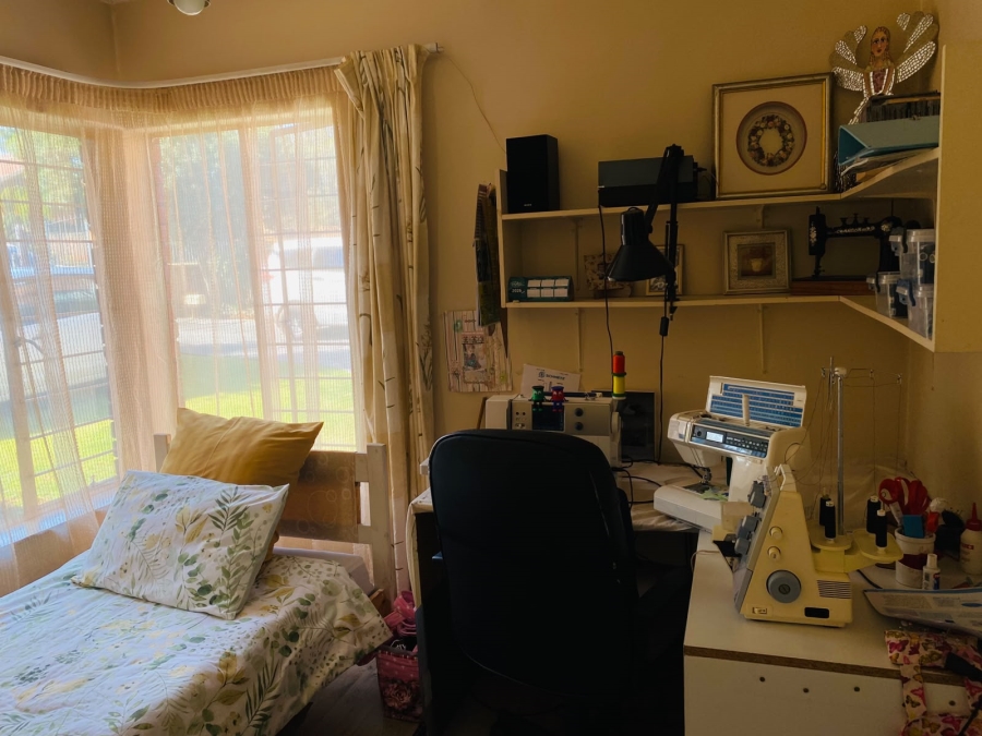 4 Bedroom Property for Sale in Garsfontein Gauteng