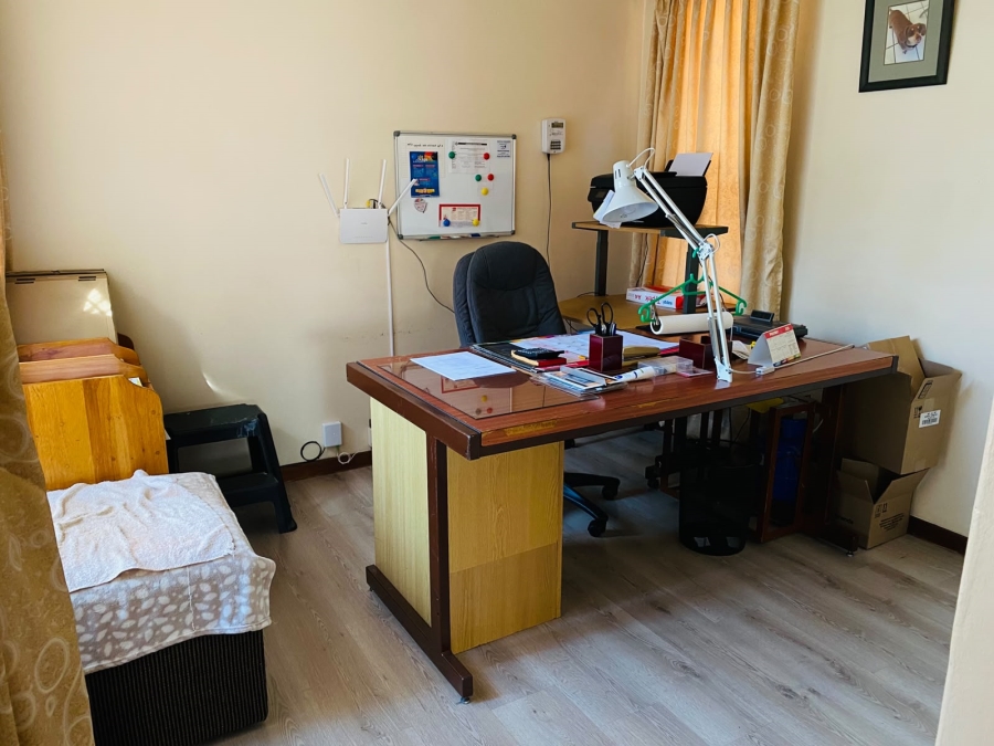 4 Bedroom Property for Sale in Garsfontein Gauteng