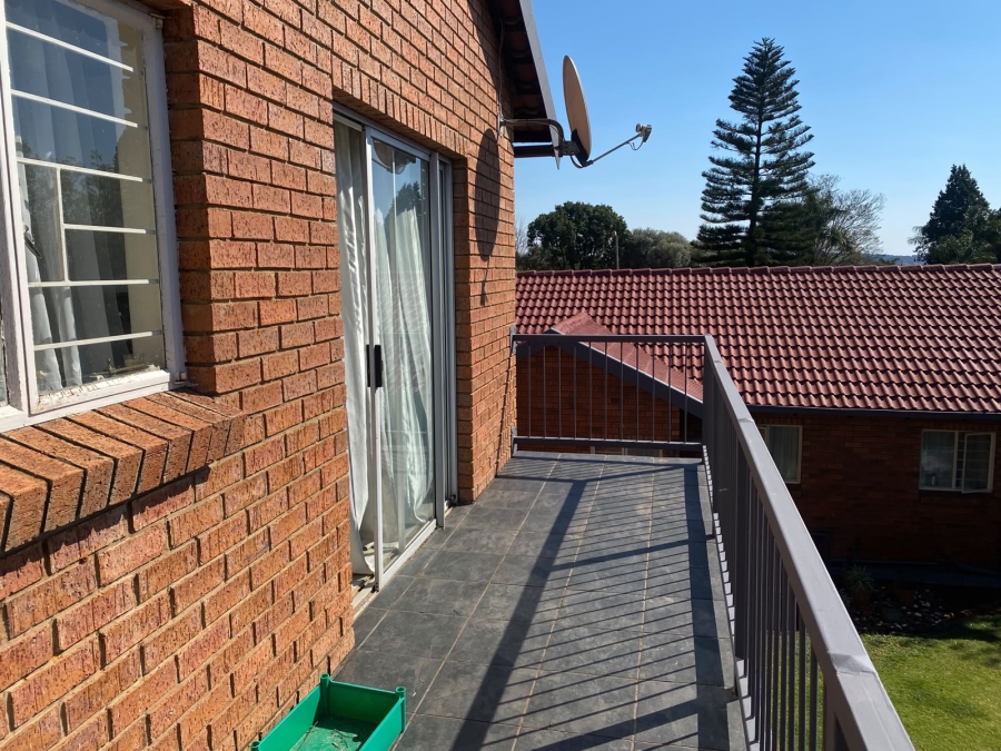 4 Bedroom Property for Sale in Garsfontein Gauteng