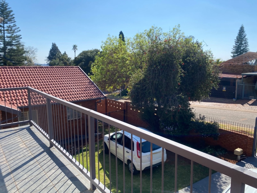4 Bedroom Property for Sale in Garsfontein Gauteng