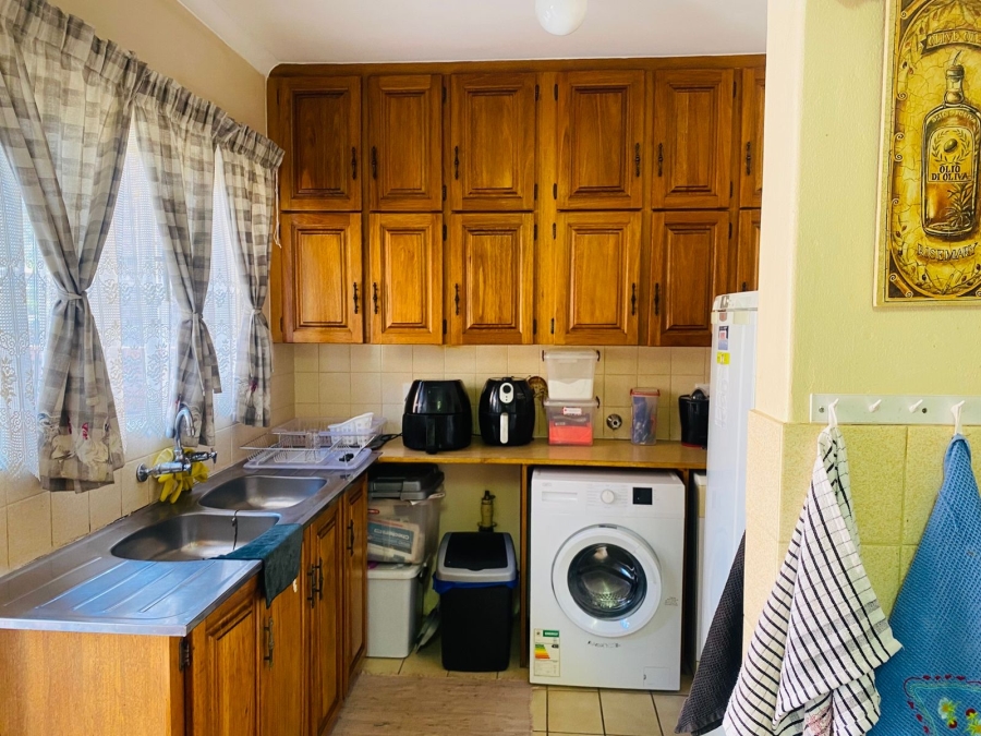 4 Bedroom Property for Sale in Garsfontein Gauteng