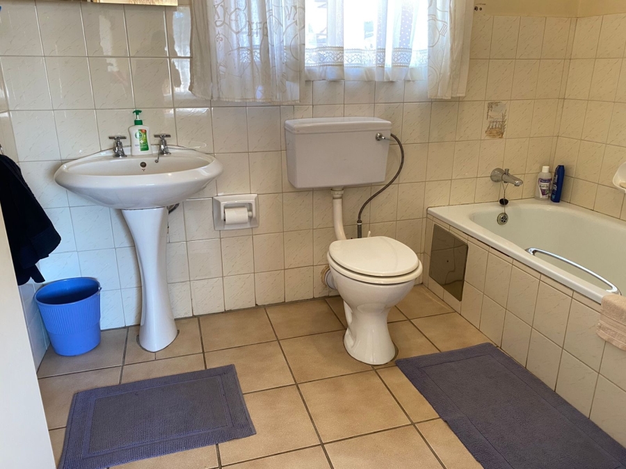 4 Bedroom Property for Sale in Garsfontein Gauteng