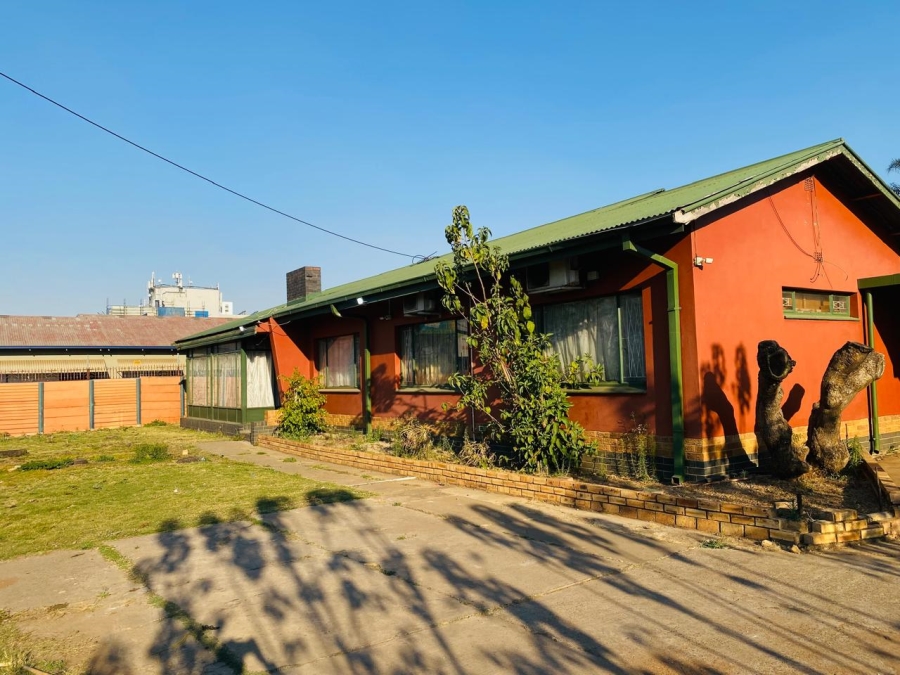 4 Bedroom Property for Sale in Pretoria Gardens Gauteng