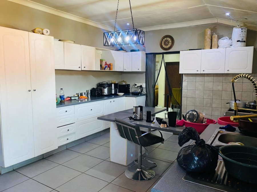 4 Bedroom Property for Sale in Pretoria Gardens Gauteng