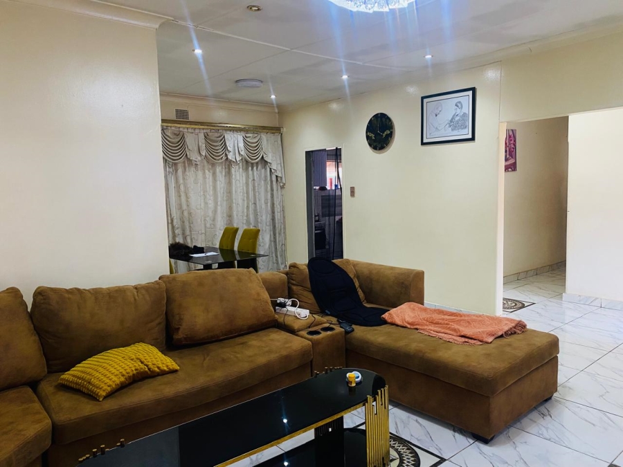 4 Bedroom Property for Sale in Pretoria Gardens Gauteng