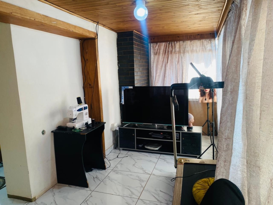 4 Bedroom Property for Sale in Pretoria Gardens Gauteng