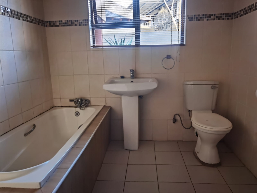 3 Bedroom Property for Sale in Zambezi Country Estate Gauteng