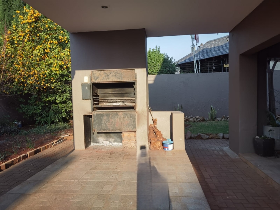3 Bedroom Property for Sale in Zambezi Country Estate Gauteng