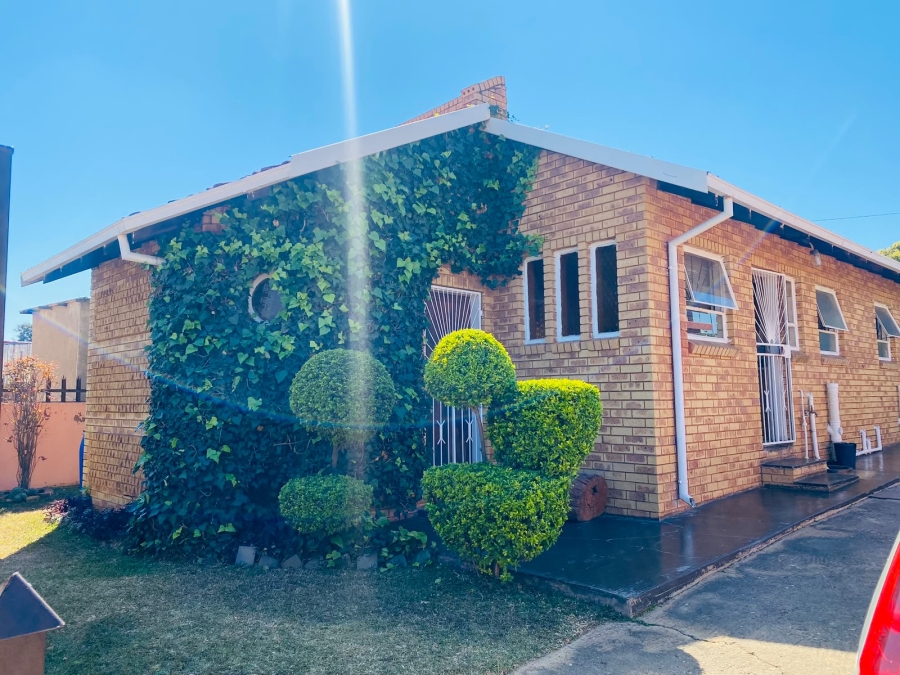 3 Bedroom Property for Sale in Soshanguve UU Gauteng