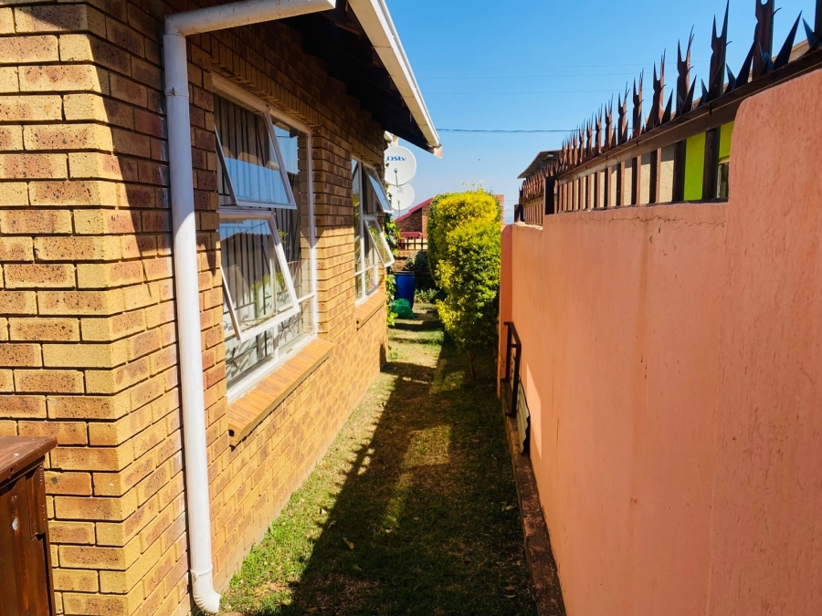 3 Bedroom Property for Sale in Soshanguve UU Gauteng