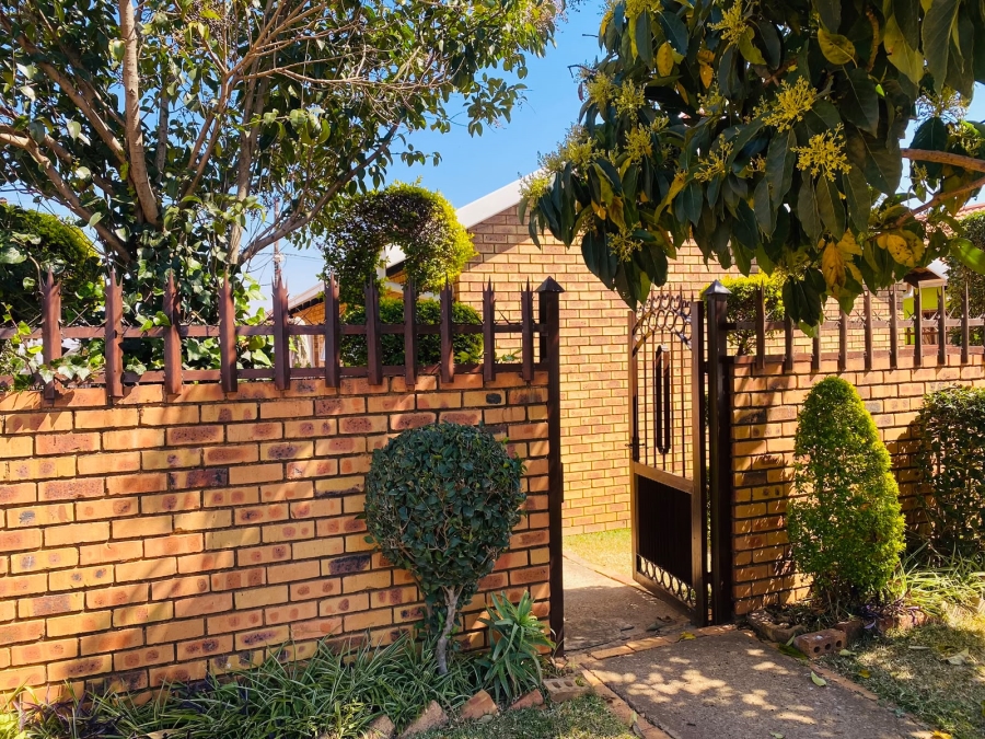 3 Bedroom Property for Sale in Soshanguve UU Gauteng