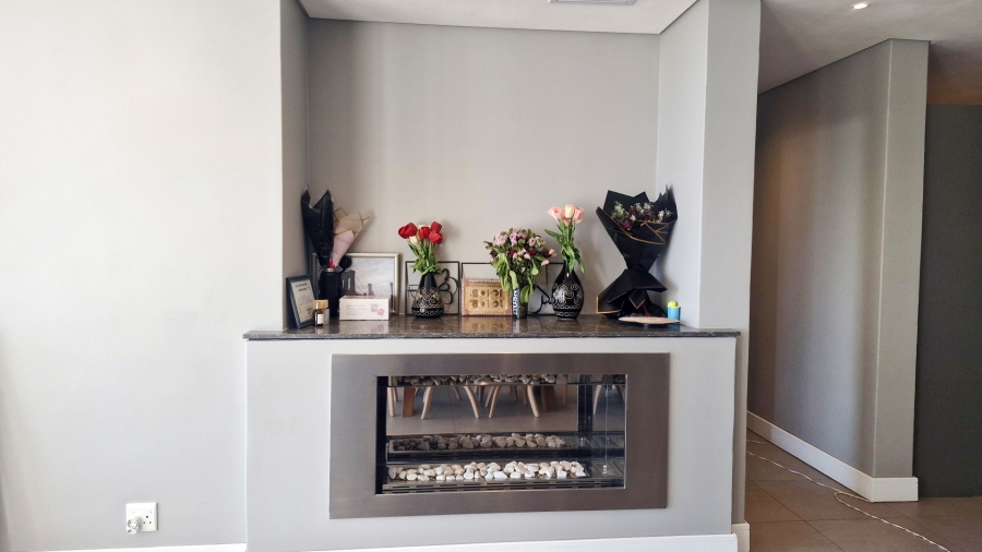 To Let 3 Bedroom Property for Rent in Rosebank Gauteng
