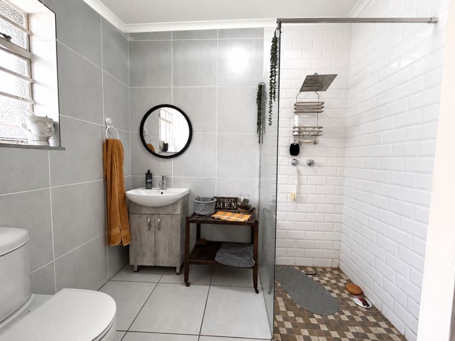 To Let 3 Bedroom Property for Rent in Sandringham Gauteng