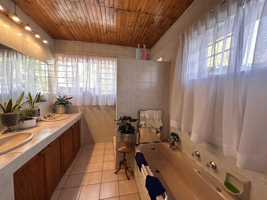 To Let 3 Bedroom Property for Rent in Sandringham Gauteng