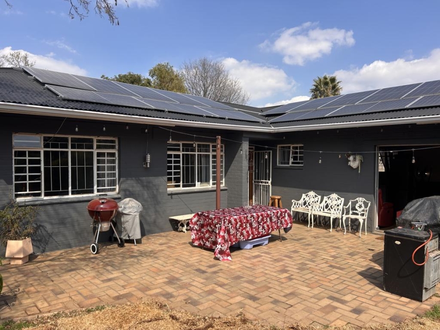 To Let 3 Bedroom Property for Rent in Sandringham Gauteng