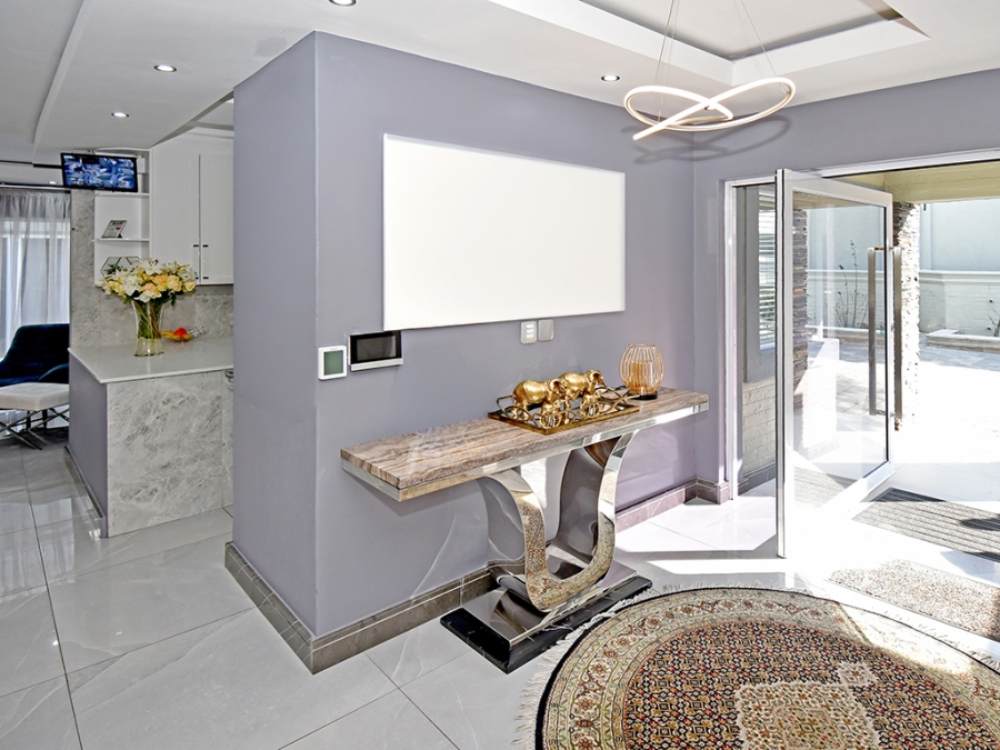 4 Bedroom Property for Sale in Hurlingham Manor Gauteng
