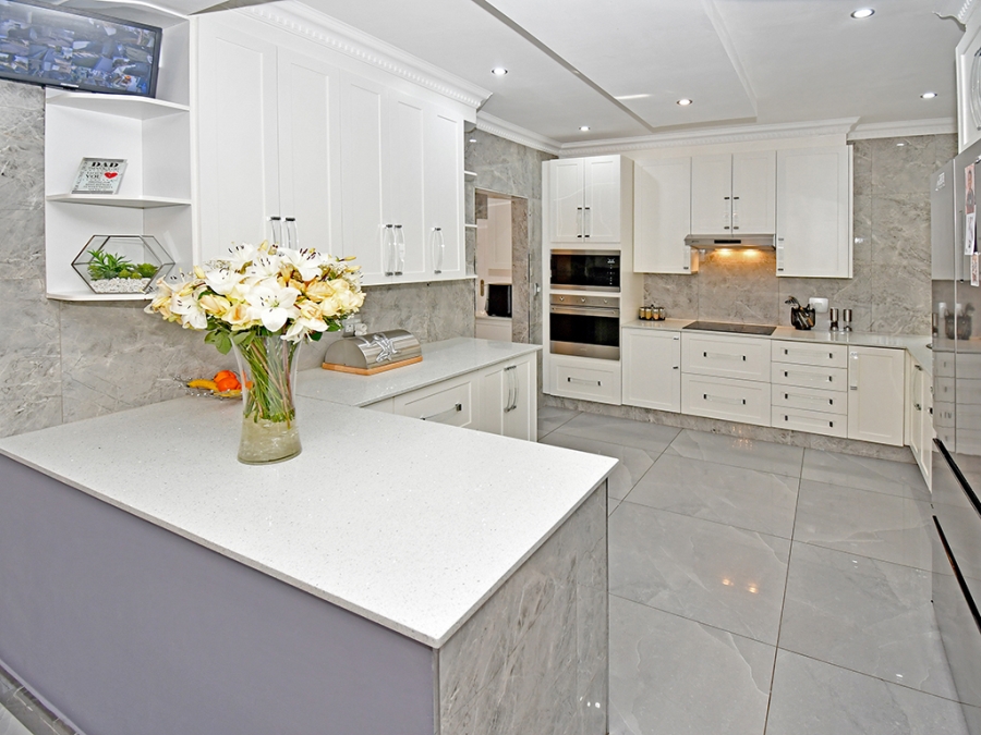 4 Bedroom Property for Sale in Hurlingham Manor Gauteng
