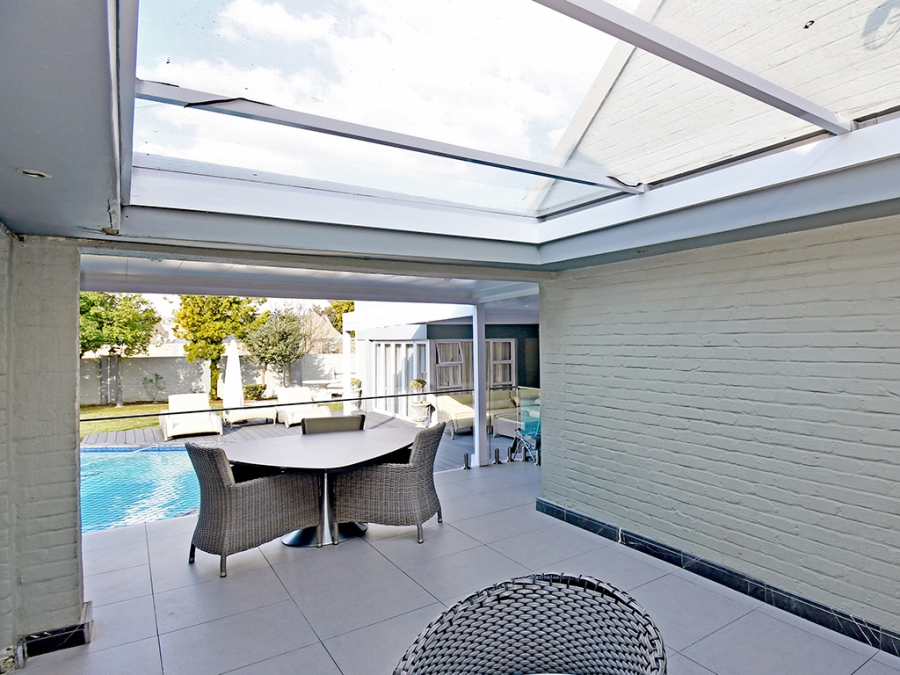 4 Bedroom Property for Sale in Hurlingham Manor Gauteng