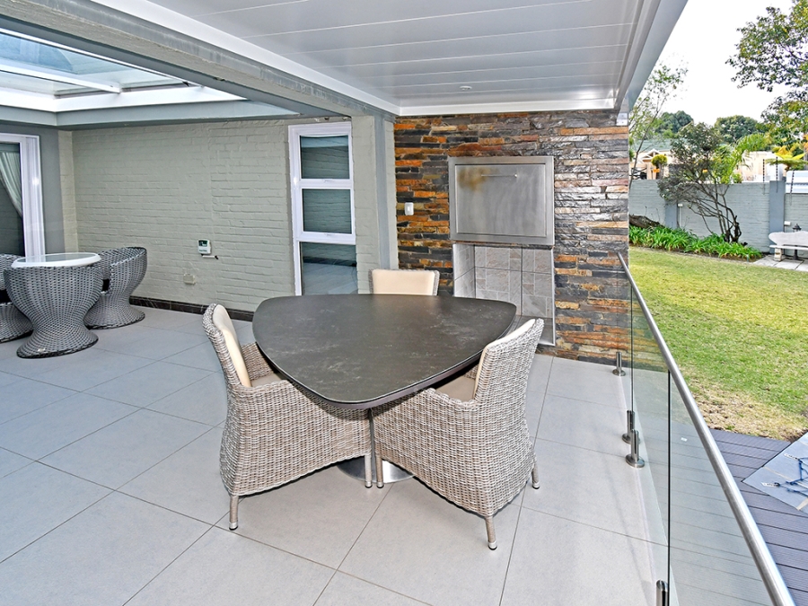 4 Bedroom Property for Sale in Hurlingham Manor Gauteng