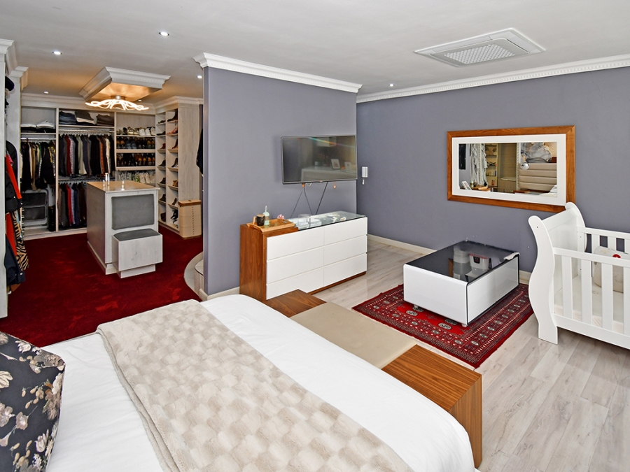 4 Bedroom Property for Sale in Hurlingham Manor Gauteng