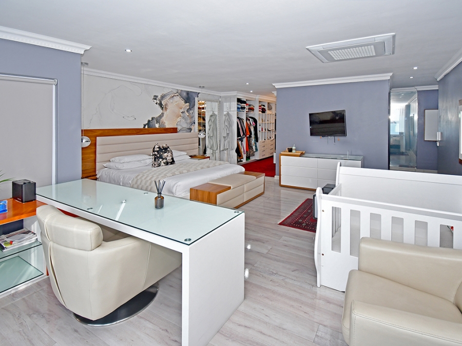 4 Bedroom Property for Sale in Hurlingham Manor Gauteng
