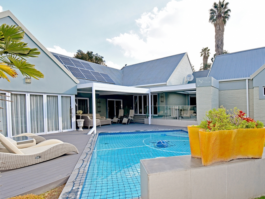 4 Bedroom Property for Sale in Hurlingham Manor Gauteng